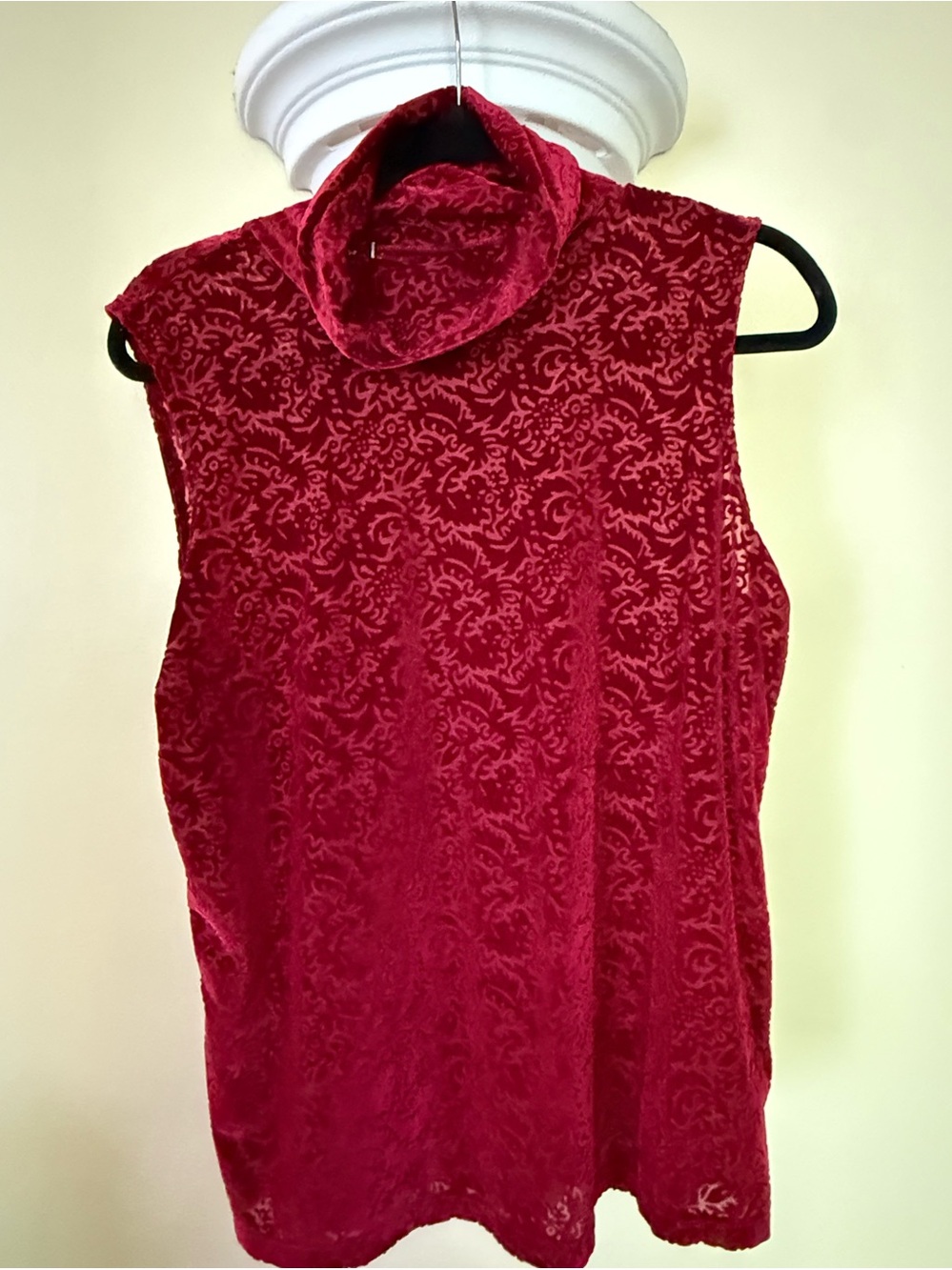 Liz Claiborne  Maroon Velvet Burnout Sleeveless Top